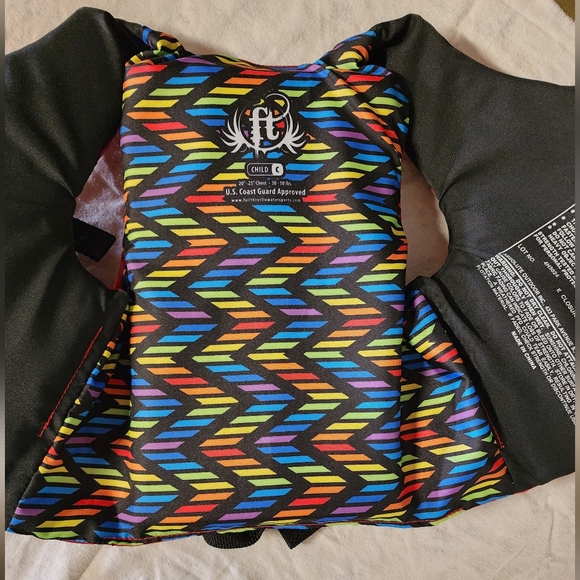 Kids Life Vest - Picture 2 of 5